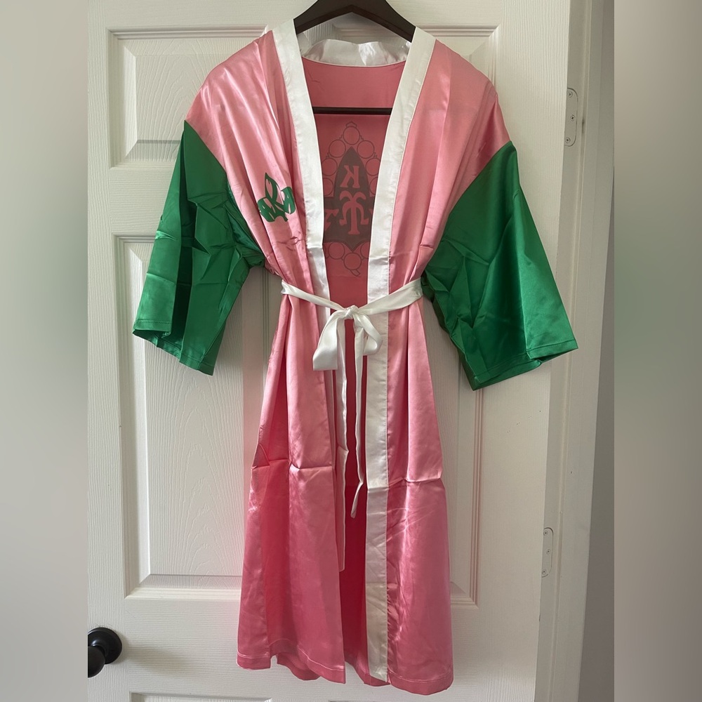 Robe Above Knee Length for Alpha Kappa Alpha